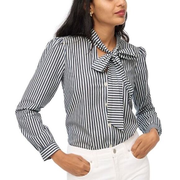 NEW J.Crew White and Blue Feminine Button Down, Size Small, KB370 - Picture 1 of 5